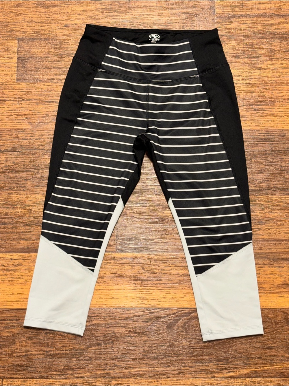 Athletic Works Black & White Striped Capri Leggings